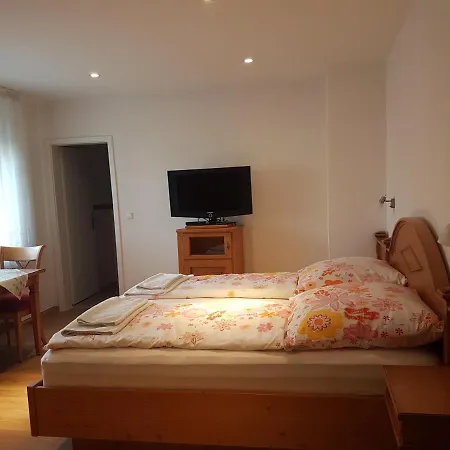 Waldpension Bed & Breakfast 3*
