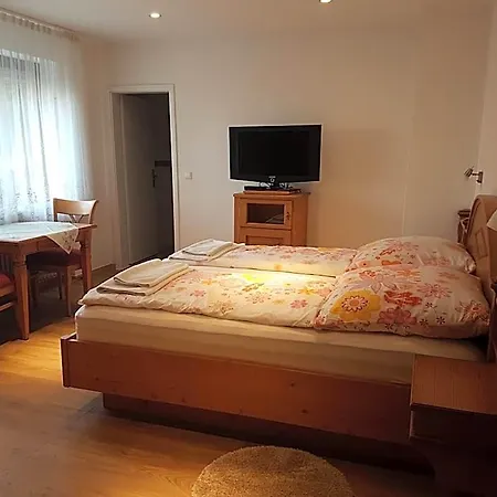 Waldpension Bed & Breakfast